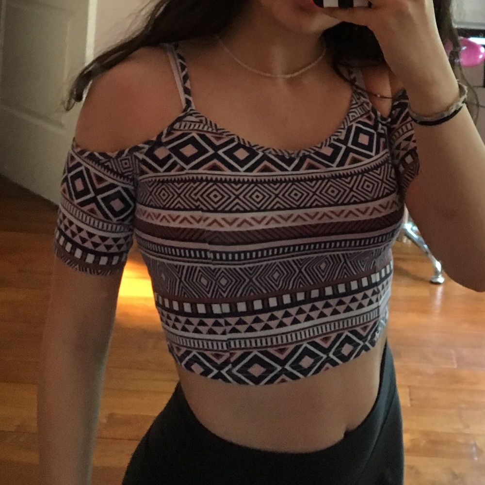 Cropped patterned tank